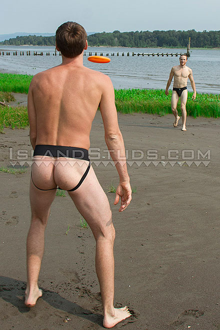 Frisbee Nude 5 Image